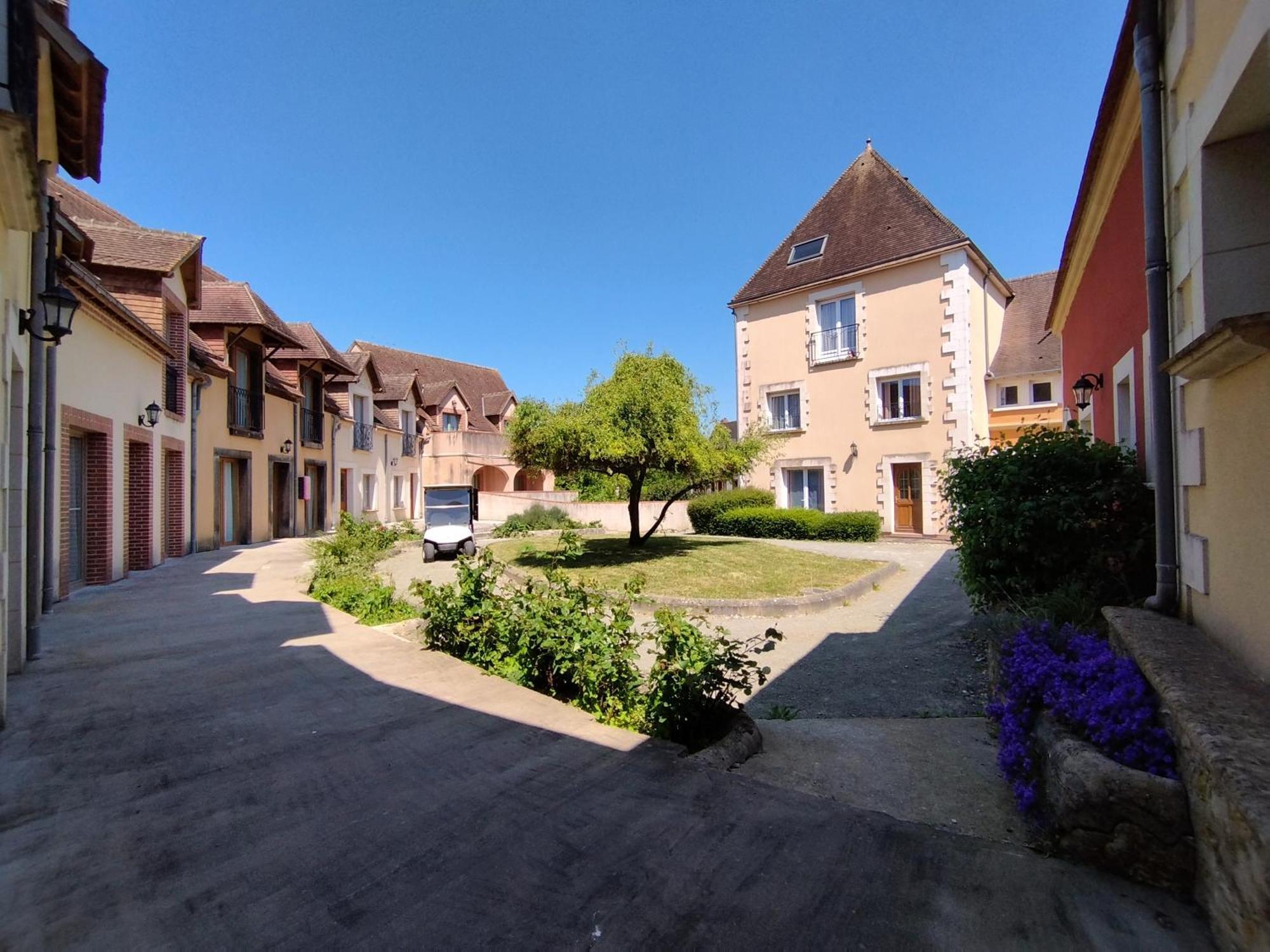 Le Haut-Val Residences Belleme Bagian luar foto
